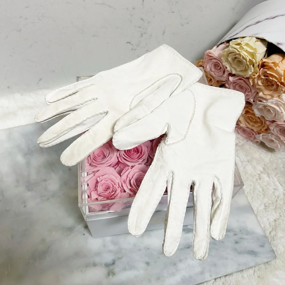Authentic Bottega Veneta White Lambskin Leather Driving Gloves
